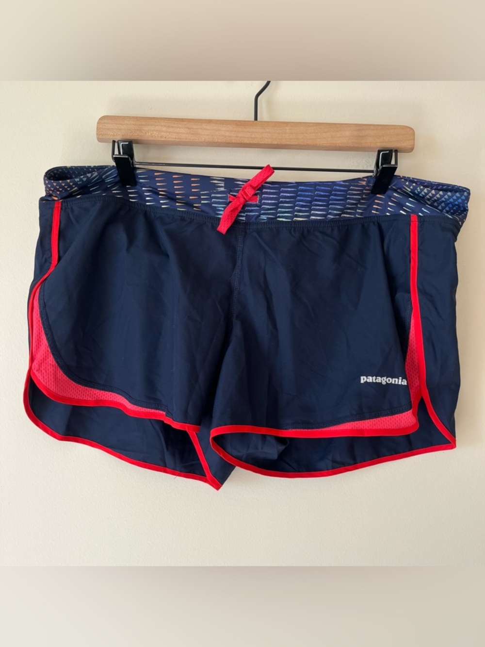 NEW Patagonia Women's Strider Shorts Navy Blue Pink Shock Size XL